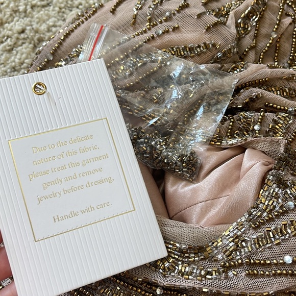 NWT MacDuggal LONG SLEEVE BEADED COLUMN GOWN-
Mocha size‎ 10 - Picture 6 of 7